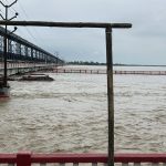 सप्तकोशीमा बहाव २ लाख ४० हजार क्युसेक नाघ्यो, ब्यारेजका ३१ ढोका खुला